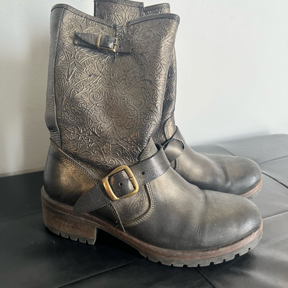 Bueno Metallic Embossed Leather Boots - Picture 2 of 5